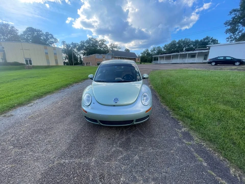 2007 Volkswagen New Beetle - Image 2 of 8
