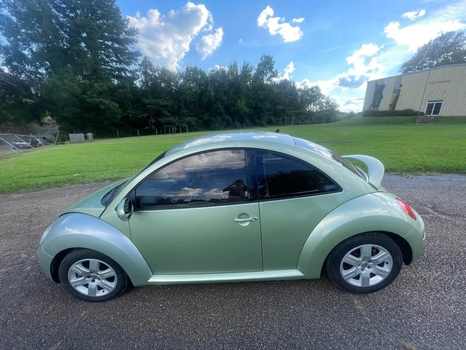 2007 Volkswagen New Beetle - Image 6 of 8