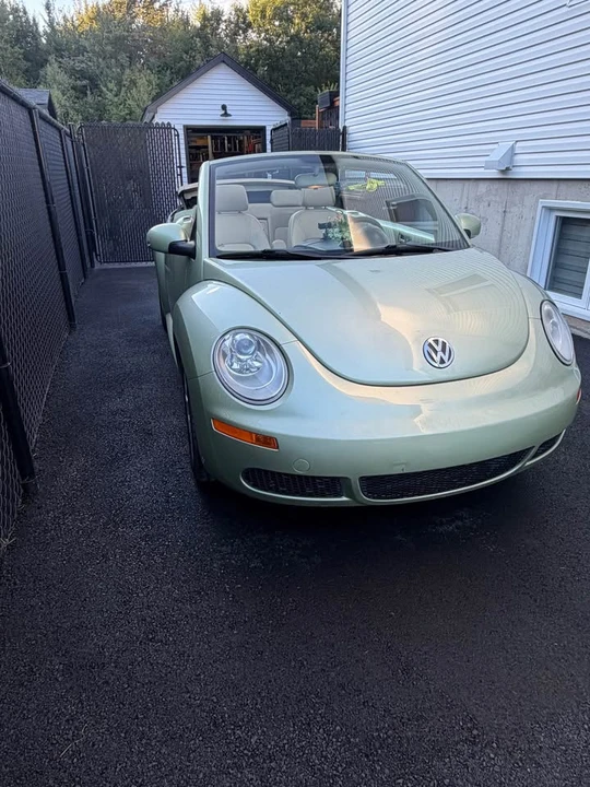 2007 Volkswagen New Beetle - Image 2 of 11