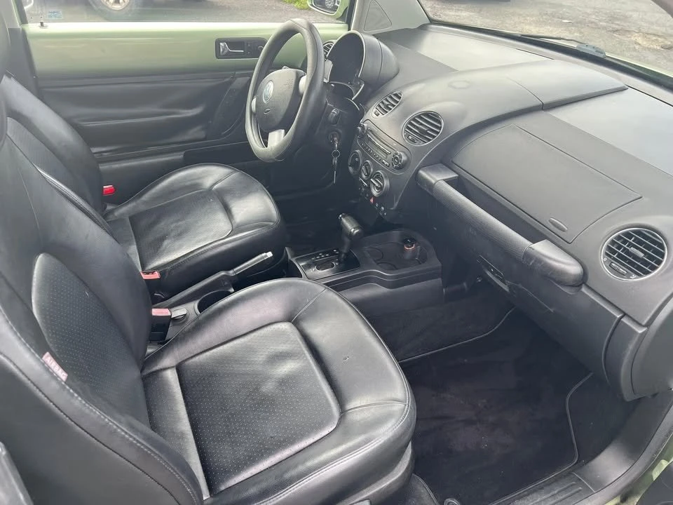 2007 Volkswagen New Beetle - Image 9 of 14
