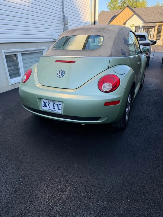 2007 Volkswagen New Beetle - Image 10 of 11
