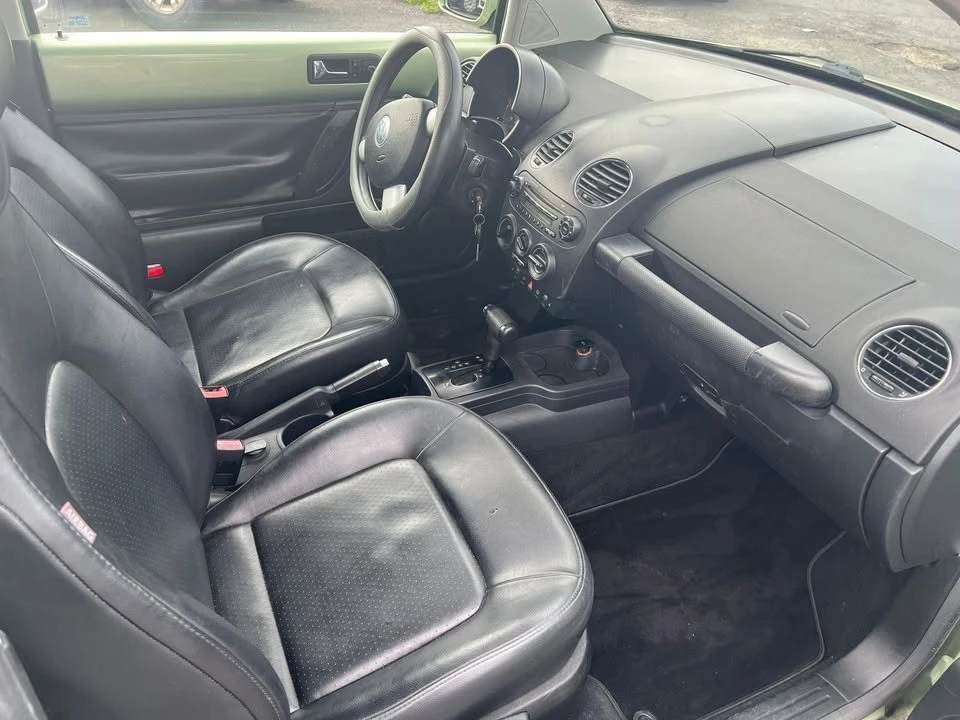 2007 Volkswagen New Beetle - Image 9 of 14