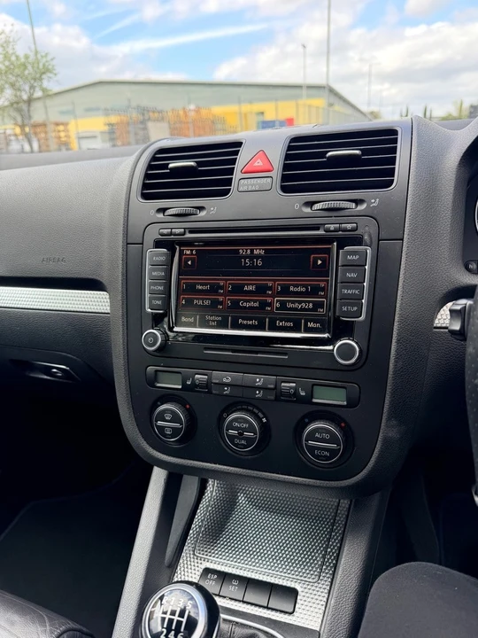 2007 Volkswagen R32 Mk5 - Image 13 of 30