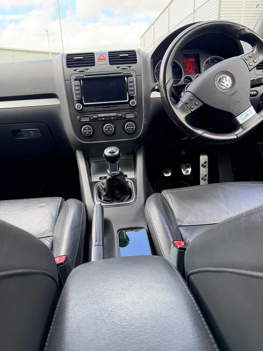 2007 Volkswagen R32 Mk5 - Image 11 of 30