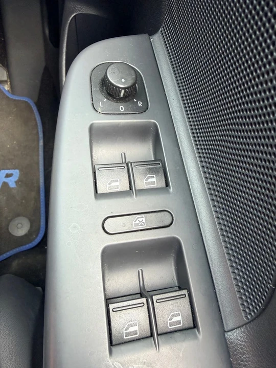 2007 Volkswagen R32 Mk5 - Image 24 of 30