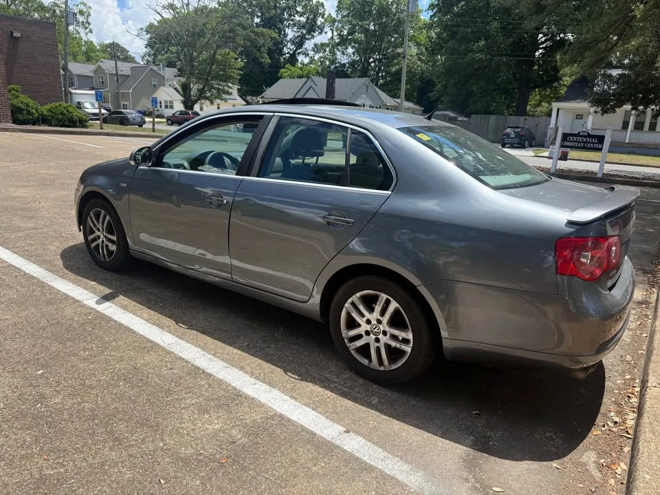 2007 Volkswagen A5 Jetta - Image 2 of 13