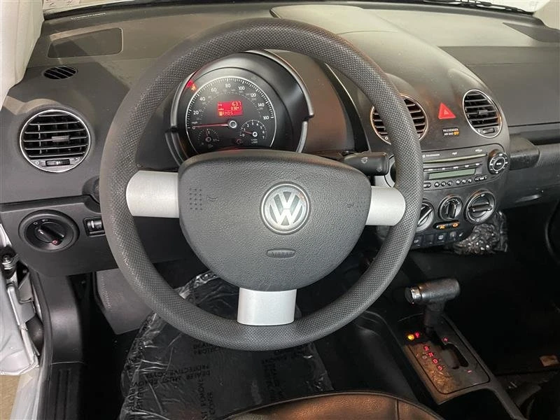 2007 Volkswagen New Beetle - Image 16 of 20