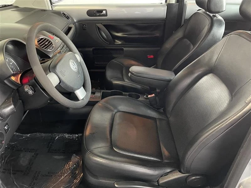 2007 Volkswagen New Beetle - Image 10 of 20