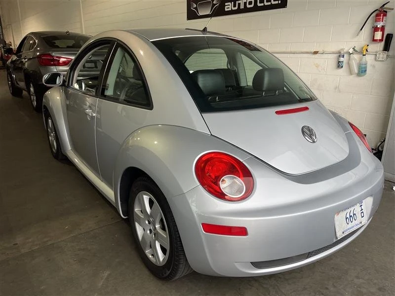 2007 Volkswagen New Beetle - Image 8 of 20