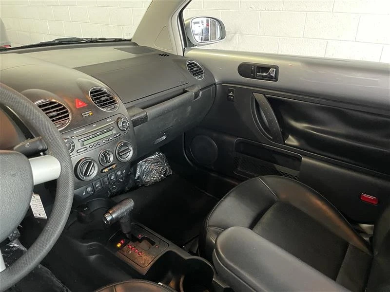 2007 Volkswagen New Beetle - Image 12 of 20