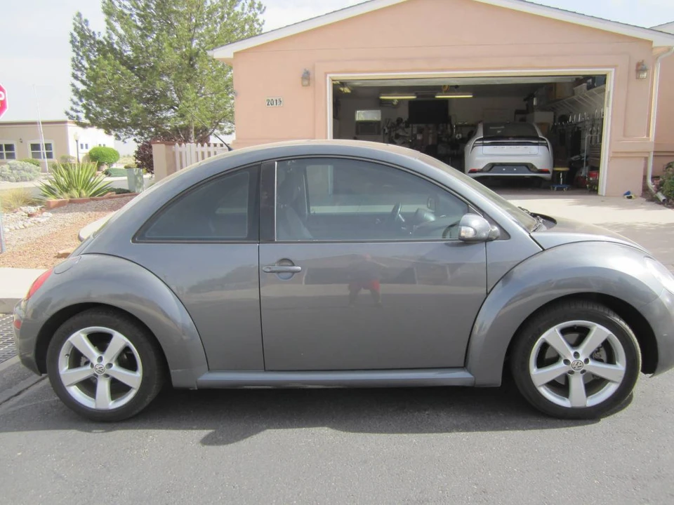 2007 Volkswagen New Beetle - Image 5 of 11