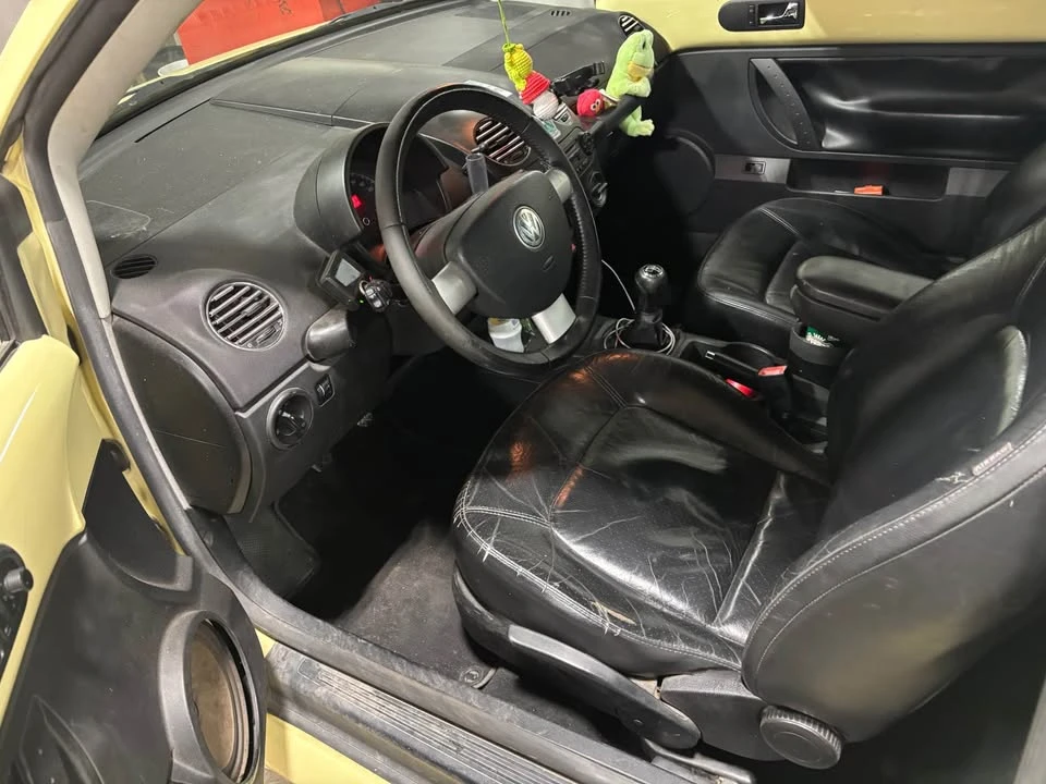 2007 Volkswagen New Beetle - Image 10 of 15