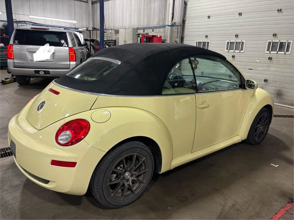 2007 Volkswagen New Beetle - Image 5 of 15