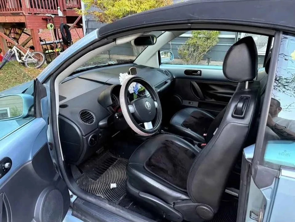 2007 Volkswagen New Beetle - Image 2 of 6