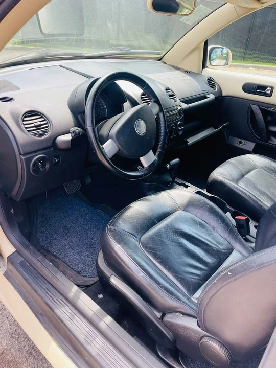 2007 Volkswagen New Beetle - Image 9 of 12