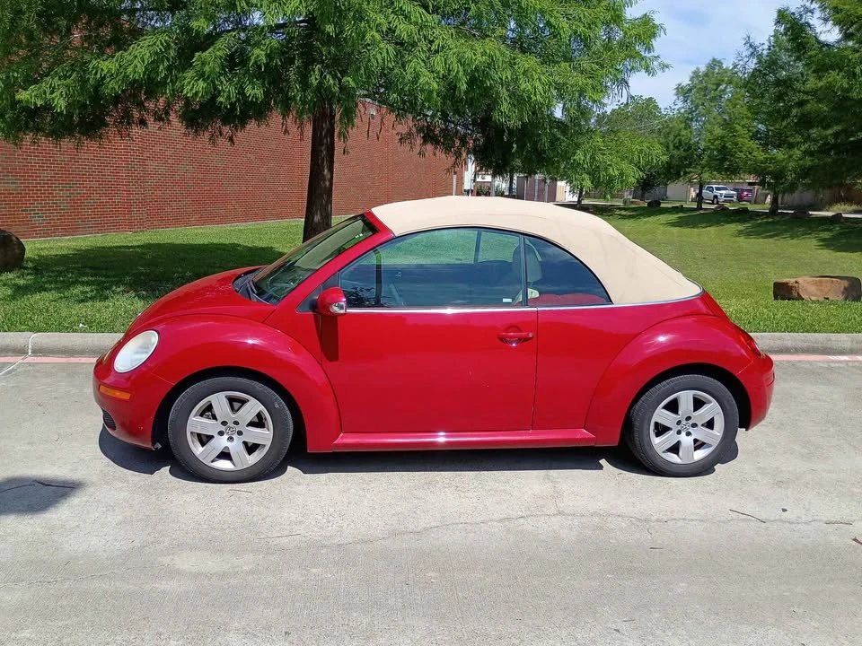 2007 Volkswagen New Beetle - Image 2 of 19