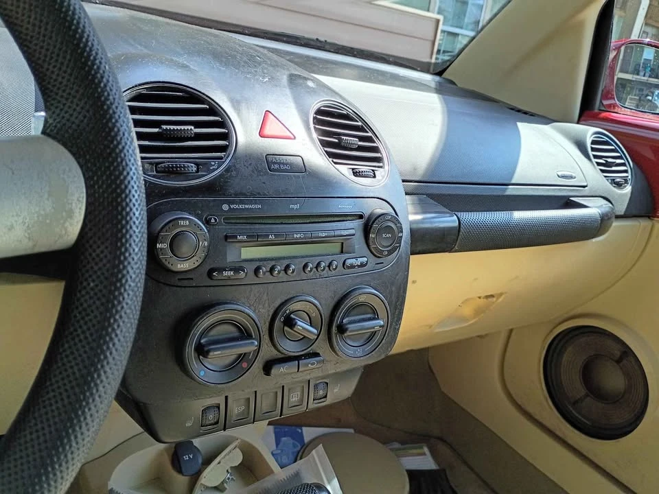 2007 Volkswagen New Beetle - Image 14 of 19