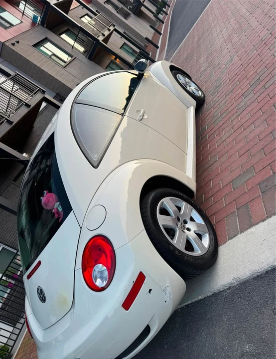 2007 Volkswagen New Beetle - Image 7 of 11
