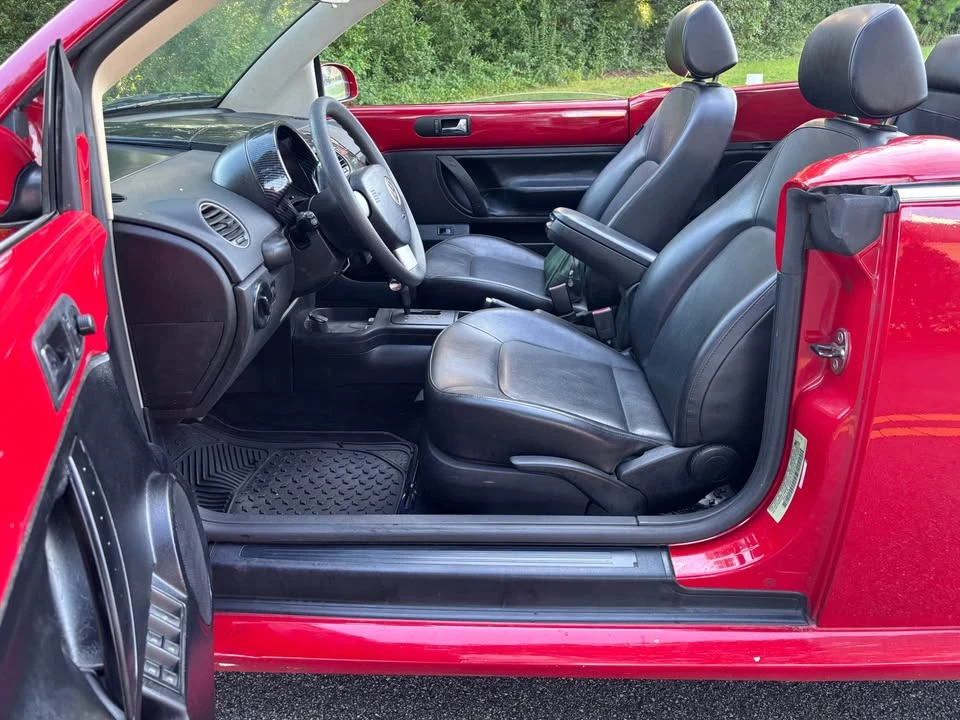 2007 Volkswagen New Beetle - Image 17 of 20