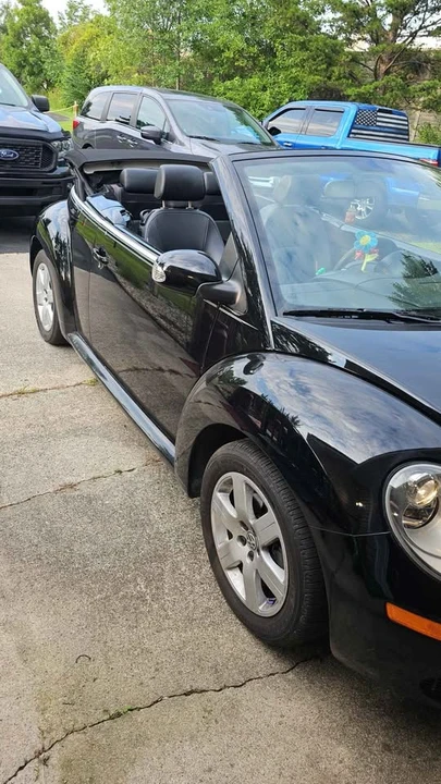 2007 Volkswagen New Beetle - Image 7 of 8
