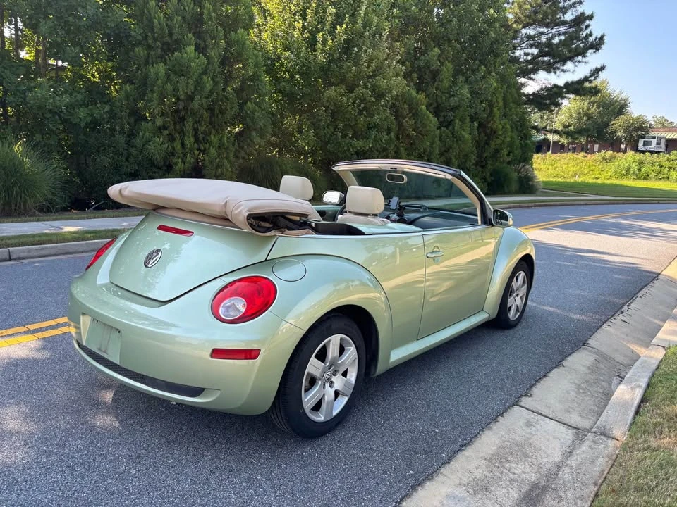 2007 Volkswagen New Beetle - Image 5 of 17