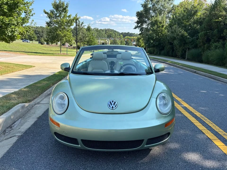 2007 Volkswagen New Beetle - Image 2 of 17