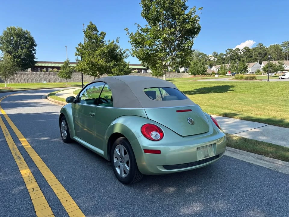 2007 Volkswagen New Beetle - Image 10 of 17