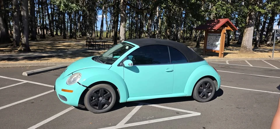 2007 Volkswagen New Beetle - Image 2 of 8