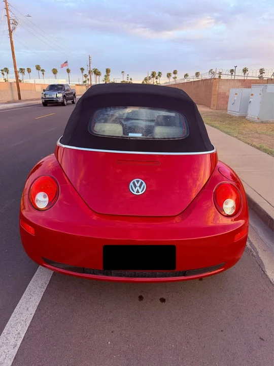 2007 Volkswagen New Beetle - Image 10 of 13