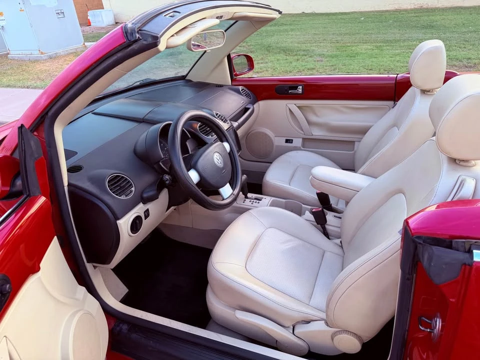 2007 Volkswagen New Beetle - Image 11 of 13
