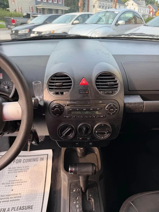 2007 Volkswagen New Beetle - Image 12 of 15