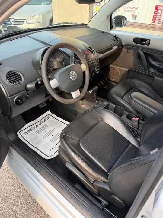 2007 Volkswagen New Beetle - Image 8 of 15