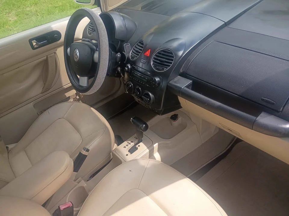 2007 Volkswagen New Beetle - Image 7 of 13