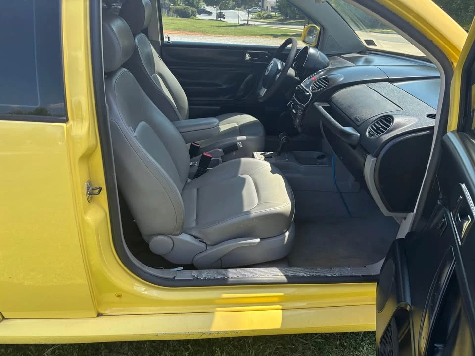2007 Volkswagen New Beetle - Image 14 of 16