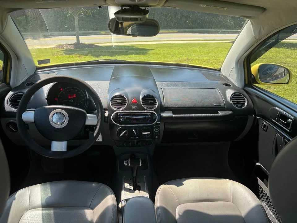 2007 Volkswagen New Beetle - Image 15 of 16