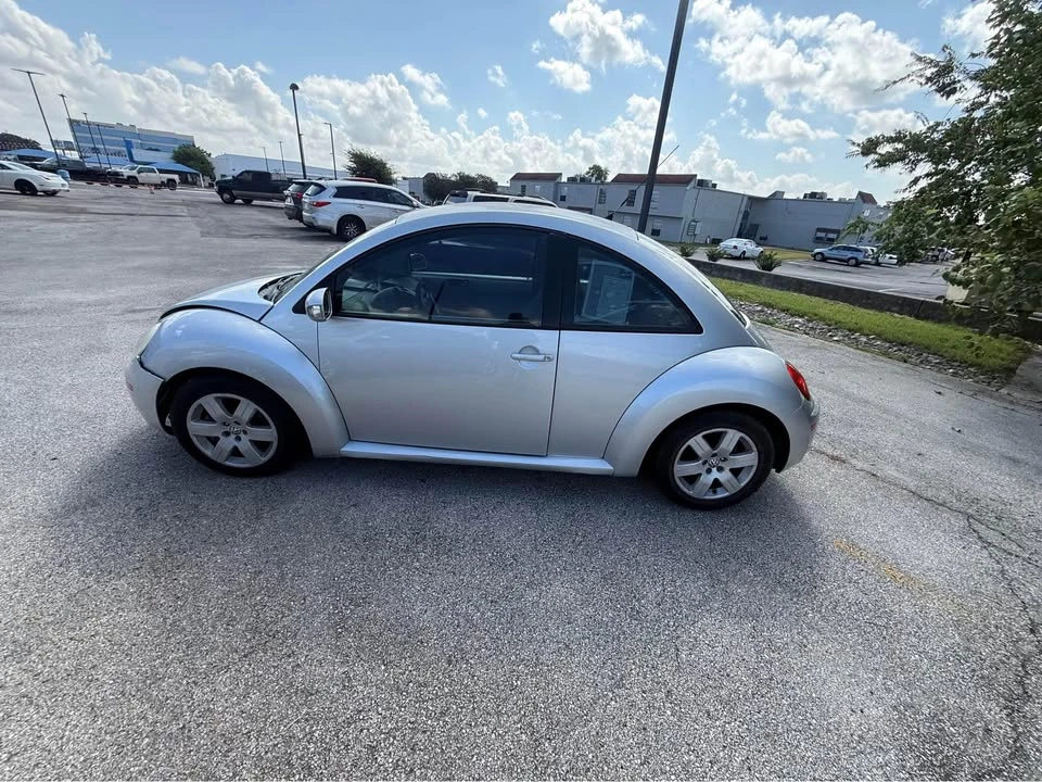 2007 Volkswagen New Beetle - Image 3 of 7