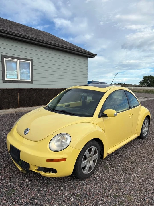 2007 Volkswagen New Beetle - Image 2 of 6