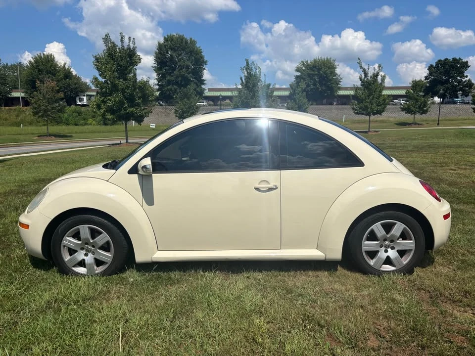 2007 Volkswagen New Beetle - Image 8 of 18