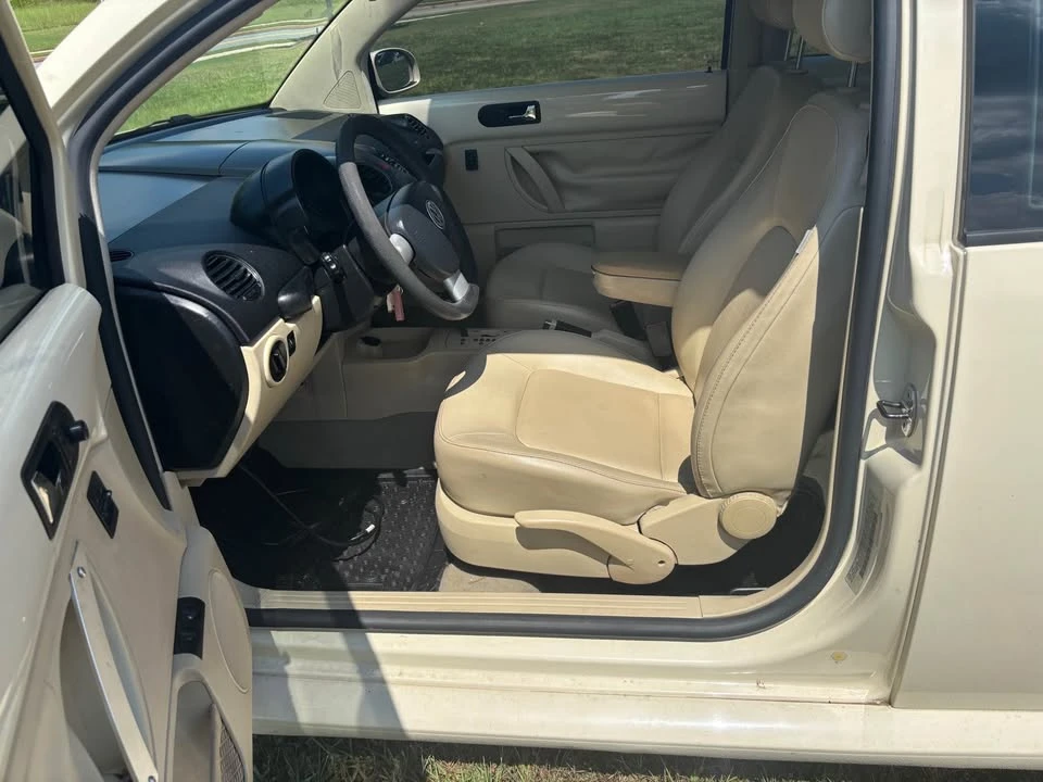 2007 Volkswagen New Beetle - Image 10 of 18