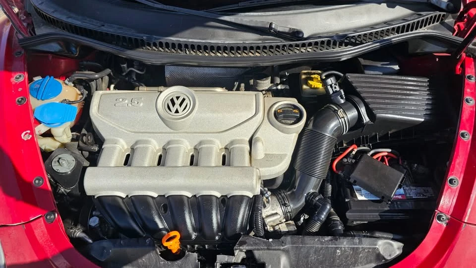2007 Volkswagen New Beetle - Image 5 of 10