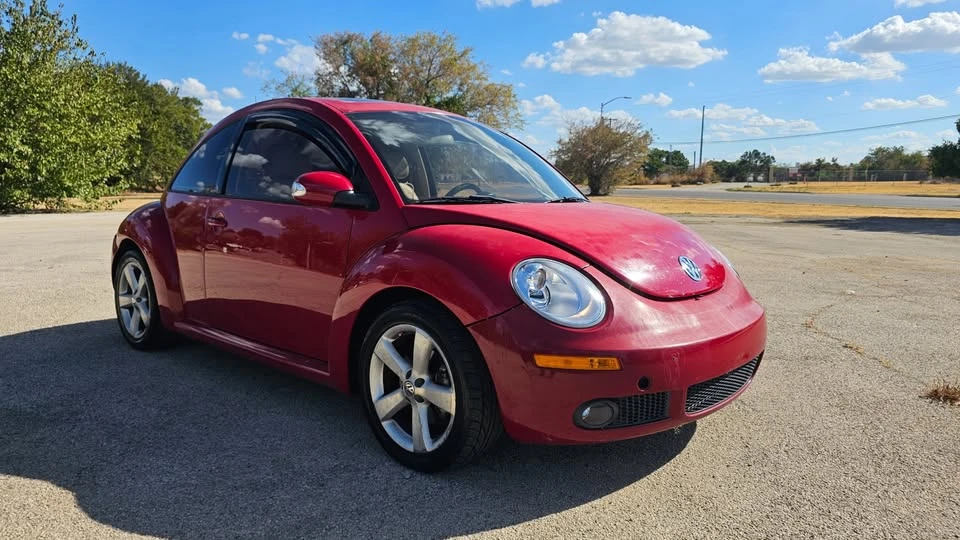 2007 Volkswagen New Beetle - Image 2 of 10