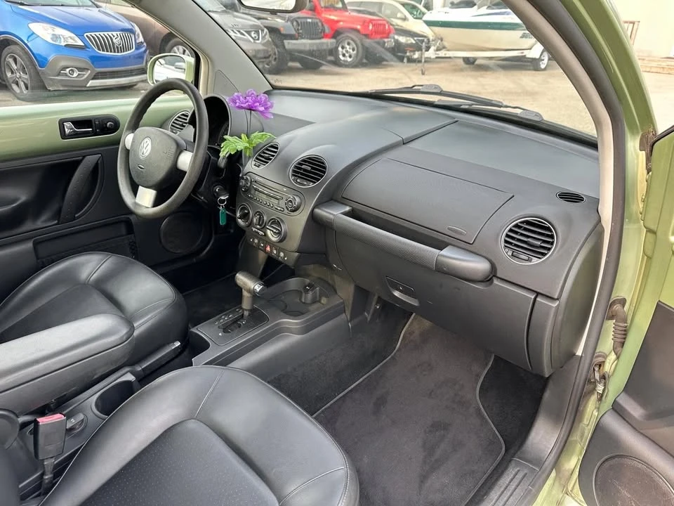 2007 Volkswagen New Beetle - Image 16 of 20