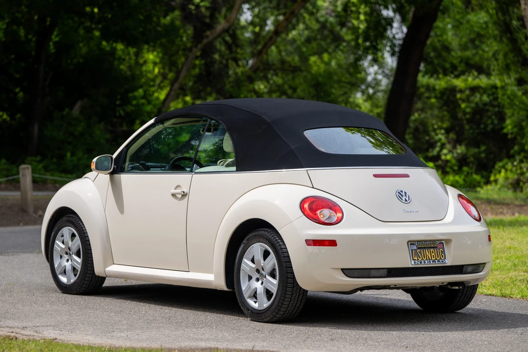 2007 Volkswagen New Beetle - Image 16 of 31