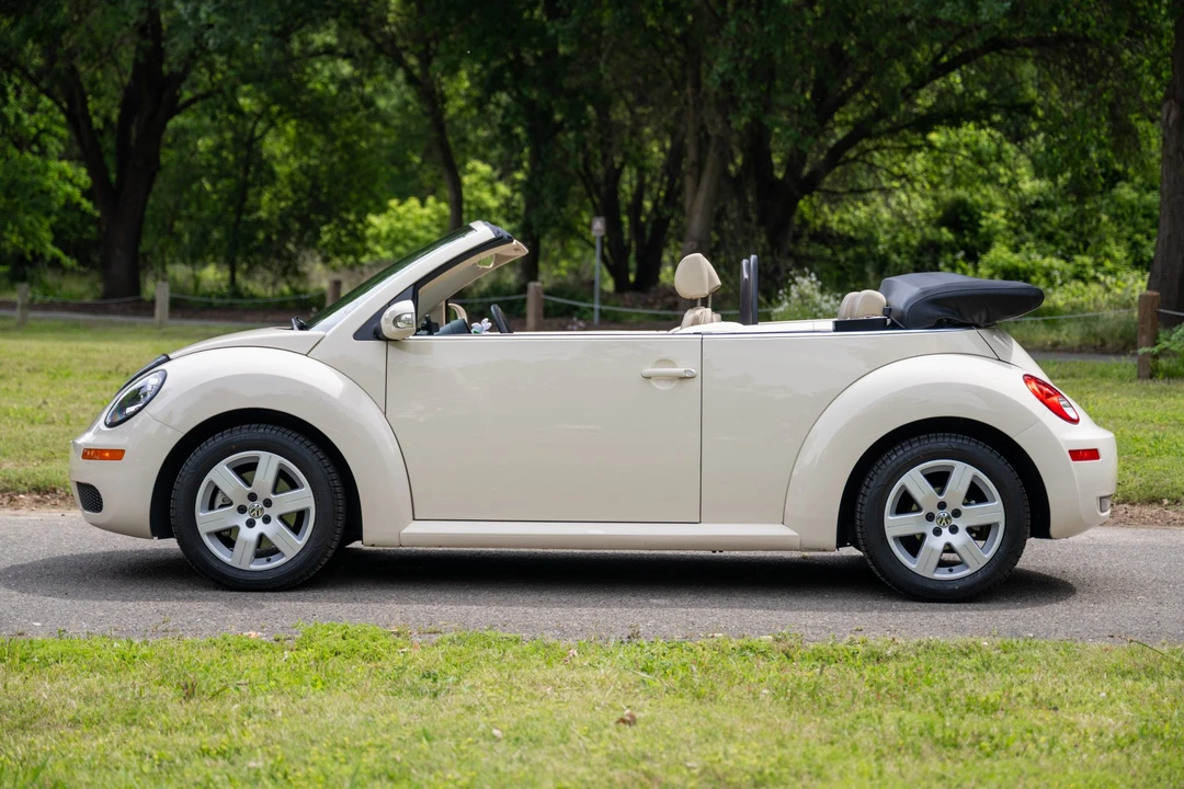 2007 Volkswagen New Beetle - Image 9 of 31