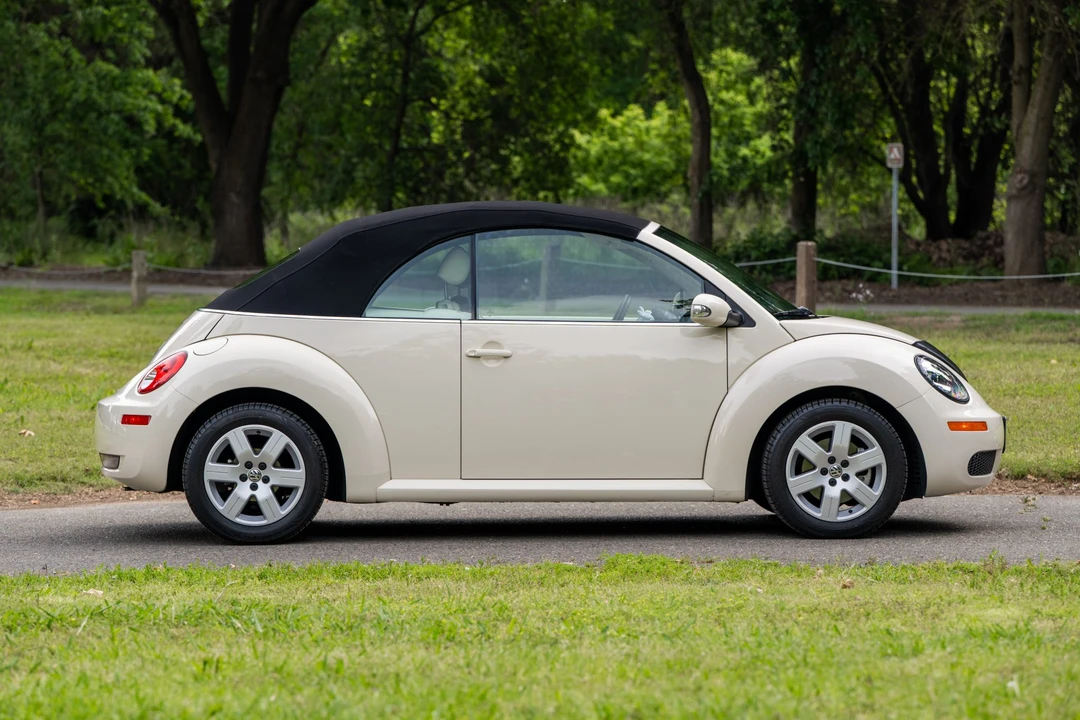 2007 Volkswagen New Beetle - Image 13 of 31