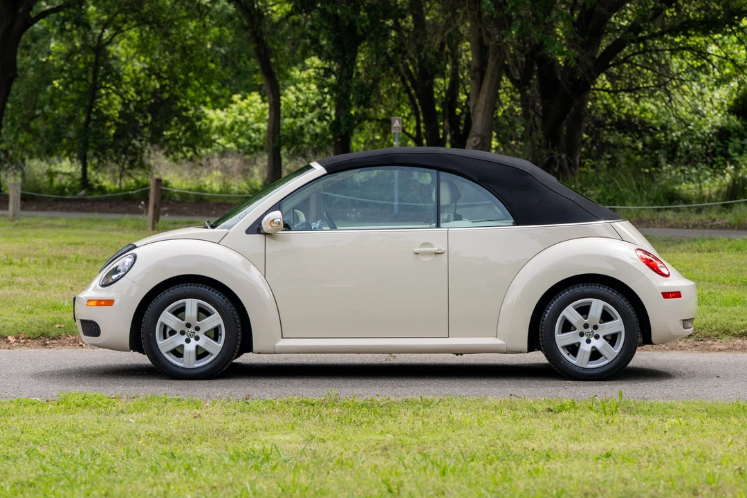 2007 Volkswagen New Beetle - Image 17 of 31
