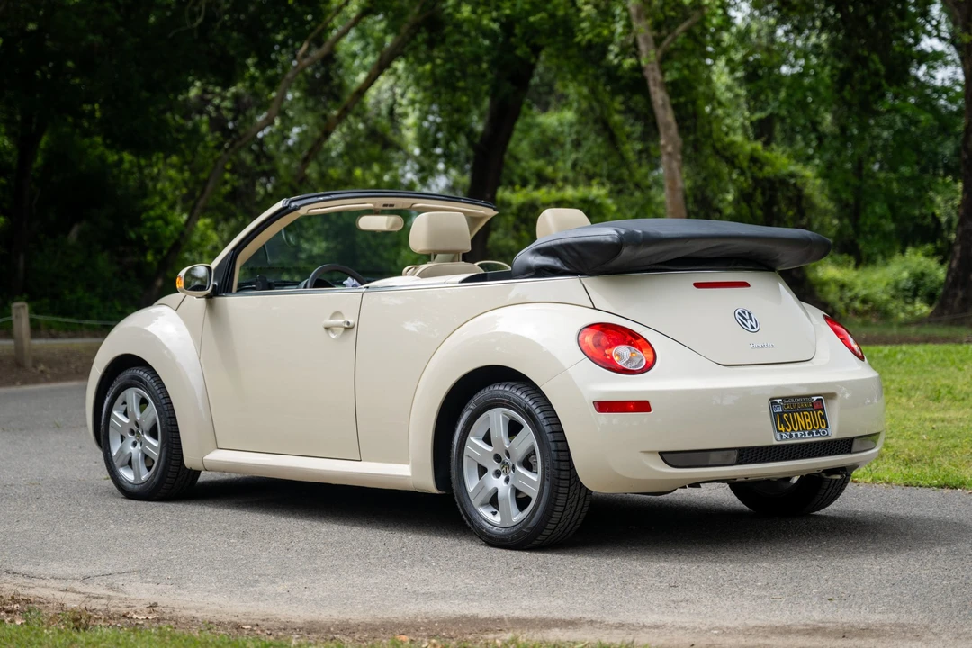 2007 Volkswagen New Beetle - Image 8 of 31