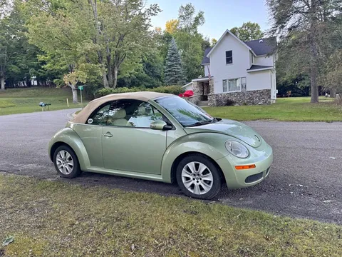 2007 Volkswagen New Beetle Convertible 2D