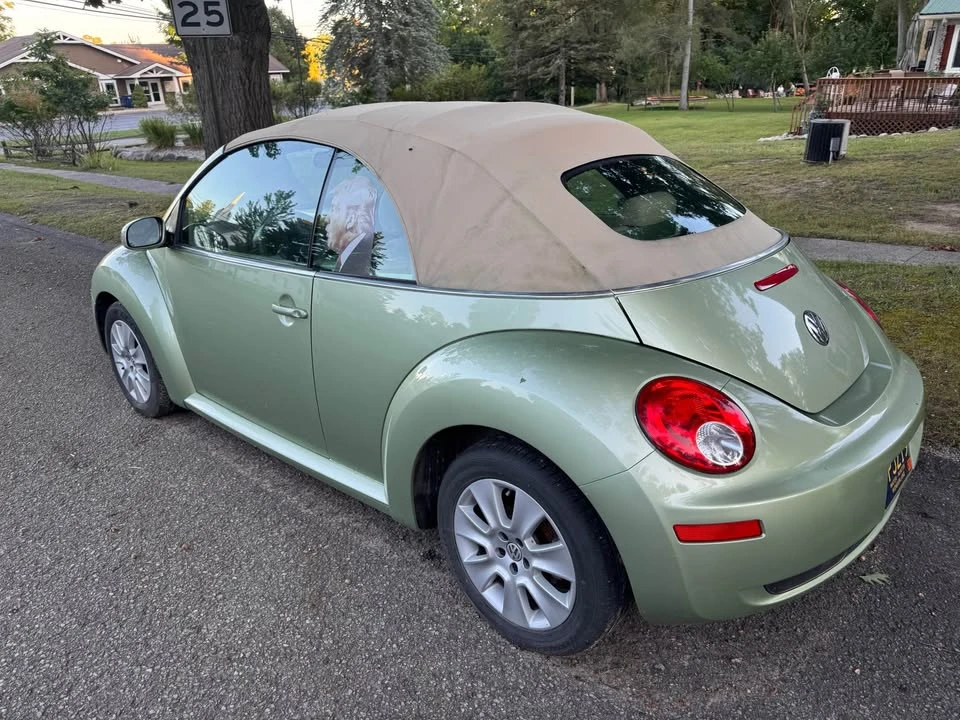 2007 Volkswagen New Beetle - Image 5 of 10
