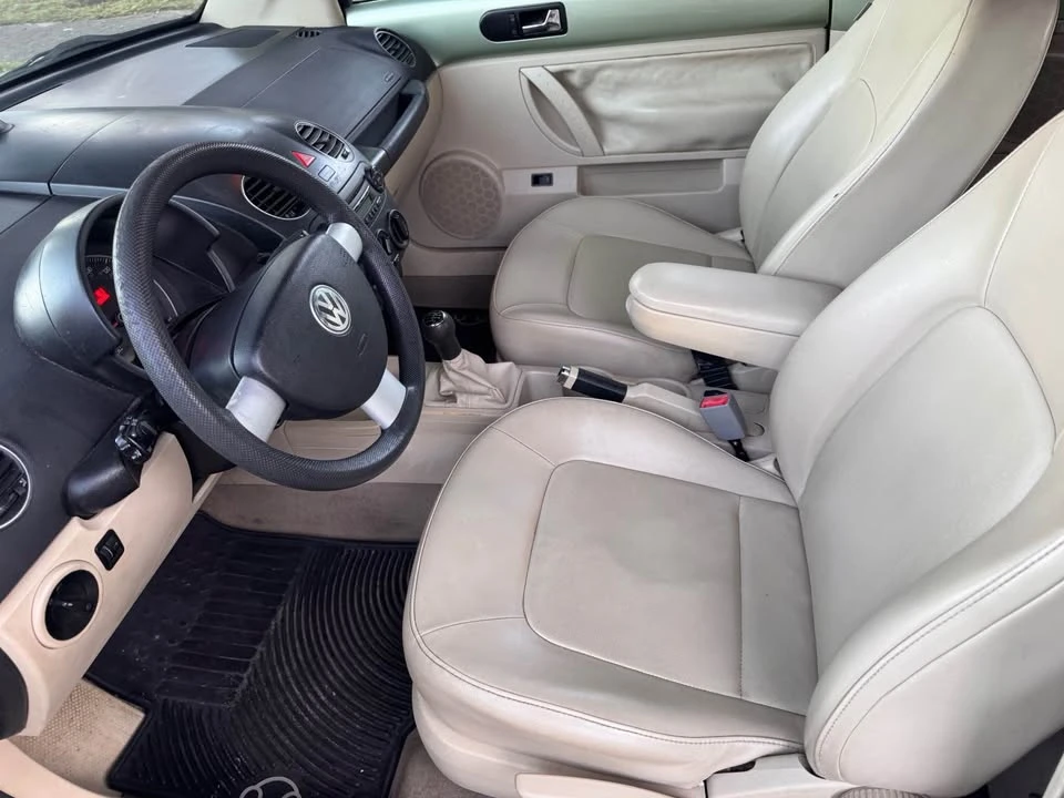 2007 Volkswagen New Beetle - Image 9 of 10